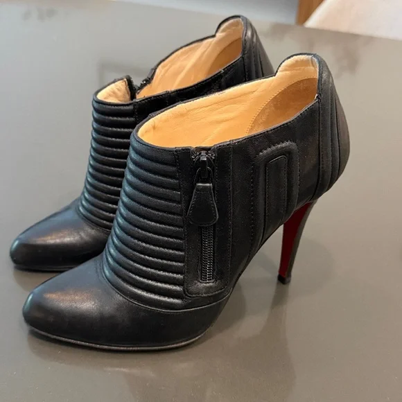 Christian Louboutin Black Leather Stiletto Heel Ankle Boots Booties Women’s 38.5 - Picture 2 of 8